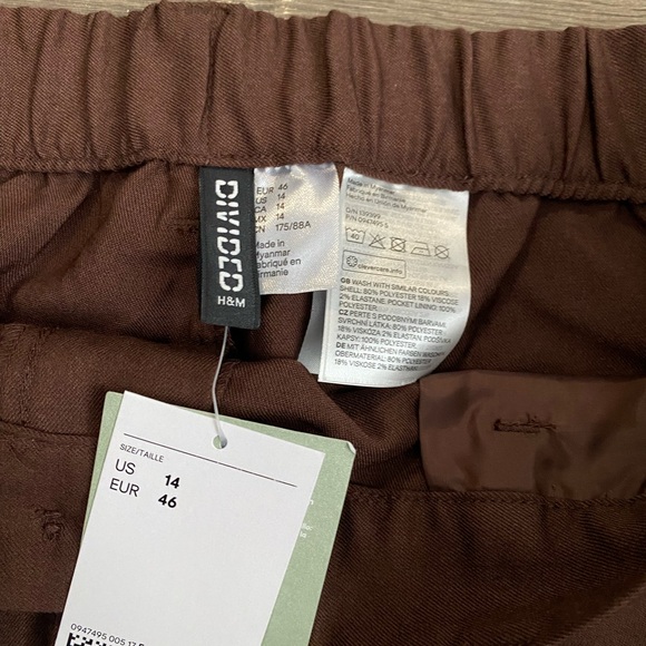 Brown Dressy Bermuda shorts - Size 14 - Picture 3 of 3